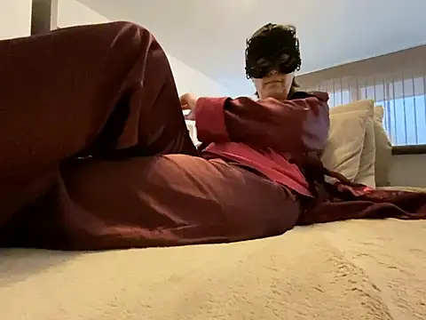 Marilou1983 online show from 02.10.25