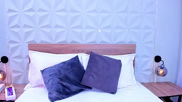 Stacey white  online show from 11.26.25