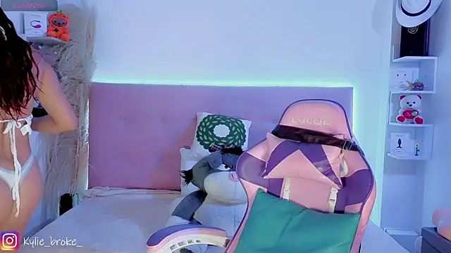 Kylie brokee online show from 03.04.26