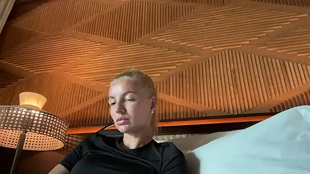 aestetick online show from 11.30.25