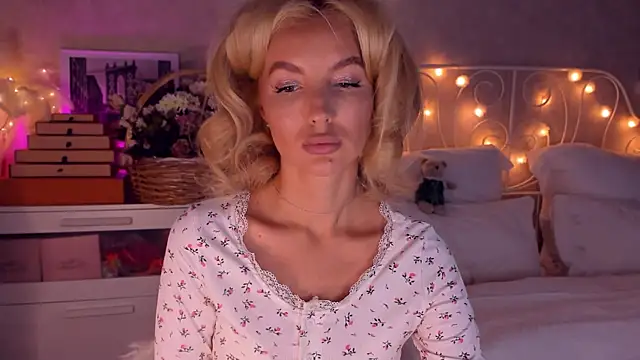 aestetick online show from 12.22.25