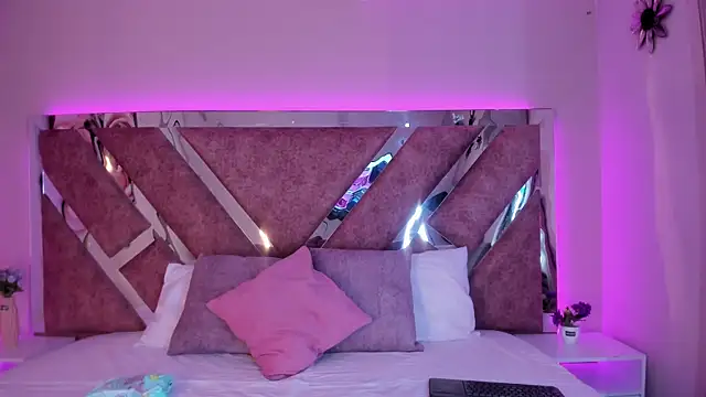 AmmyJones  online show from 03.13.25