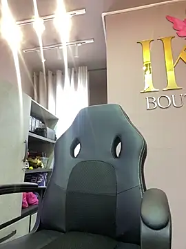 AmmyJones  online show from 11.22.25