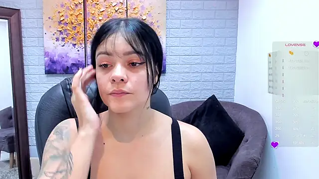 Snapshot of StefyGil_ chatting on 05.26.26 StefyGil online show from 05.26.26
