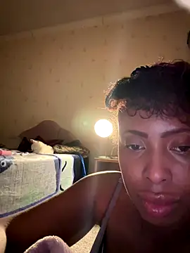 nolotymfcXo online show from 11.17.25