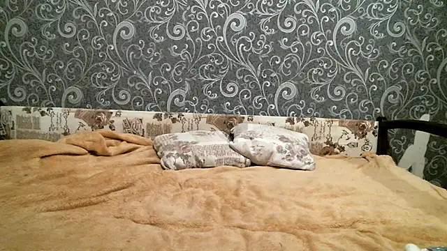 Snapshot of DennisXCaroll chatting on 02.25.25 DennisXCaroll online show from 02.25.25