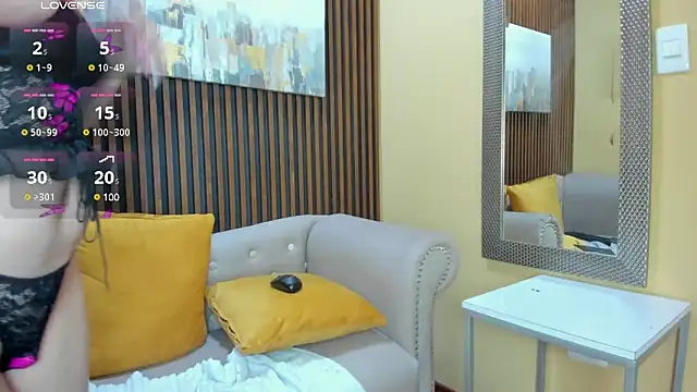 Nahiajhonson  online show from 01.18.25