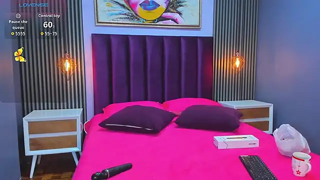 Nahiajhonson  online show from 10.20.25