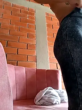 Snapshot of SamaraJay1 chatting on 10.04.25 SamaraJay1 online show from 10.04.25