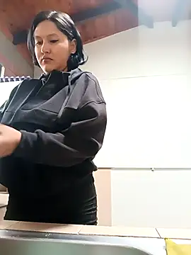 Snapshot of SamaraJay1 chatting on 10.21.25 SamaraJay1 online show from 10.21.25