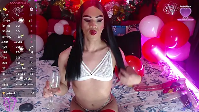 Snapshot of MARGOTFERRER chatting on 02.15.25 MARGOTFERRER online show from 02.15.25