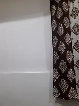 Snapshot of Guyinshortss chatting on 10.05.25 Guyinshortss online show from 10.05.25