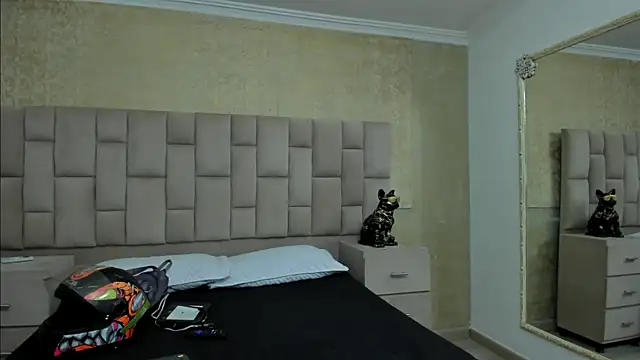 Snapshot of EmmaTorres_ chatting on 02.10.25 EmmaTorres online show from 02.10.25