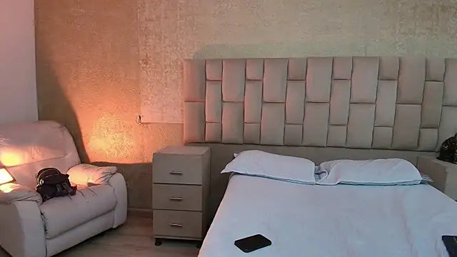 Snapshot of EmmaTorres_ chatting on 03.21.25 EmmaTorres online show from 03.21.25