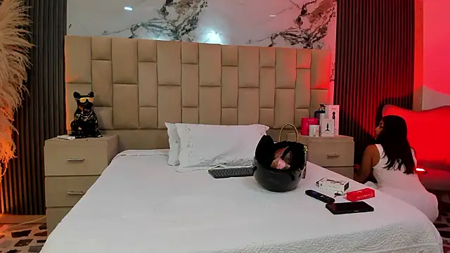 Snapshot of EmmaTorres_ chatting on 02.02.26 EmmaTorres online show from 02.02.26