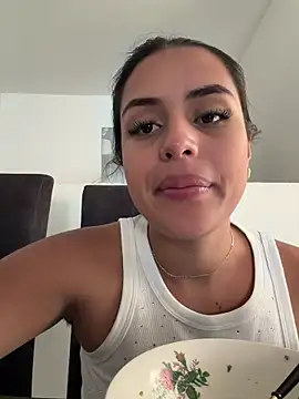 Snapshot of EmmaTorres_ chatting on 02.18.26 EmmaTorres online show from 02.18.26