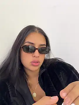 Snapshot of EmmaTorres_ chatting on 02.19.26 EmmaTorres online show from 02.19.26