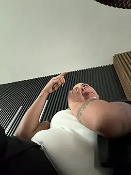 EmmaTorres  online show from 04.06.26