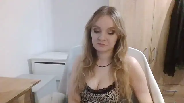 AlmaHoney online show from 12.21.25