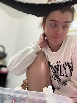 Snapshot of Cloew_Marz chatting on 11.19.25 Cloew Marz online show from 11.19.25