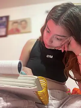 Snapshot of Cloew_Marz chatting on 11.30.25 Cloew Marz online show from 11.30.25