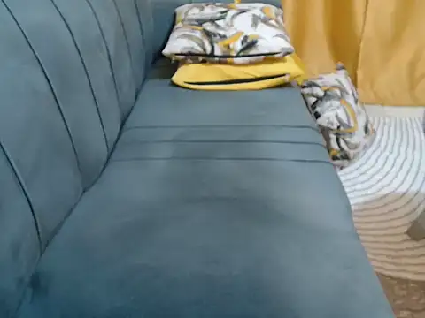 Snapshot of leslysexygirl chatting on 01.15.26 leslysexygirl online show from 01.15.26