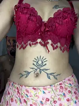 Snapshot of Suhu_love chatting on 12.25.24 Suhu love online show from 12.25.24