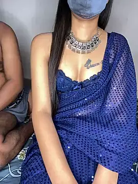 Snapshot of Suhu_love chatting on 10.25.25 Suhu love online show from 10.25.25