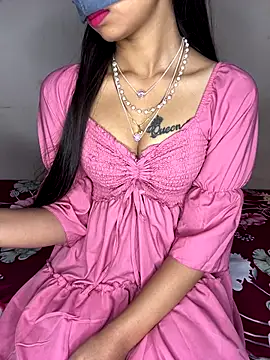 Snapshot of Suhu_love chatting on 11.15.25 Suhu love online show from 11.15.25