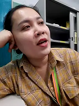 Benlla2802 online show from 12.15.24