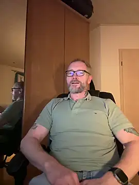 Snapshot of Rockburg chatting on 12.20.25 Rockburg online show from 12.20.25