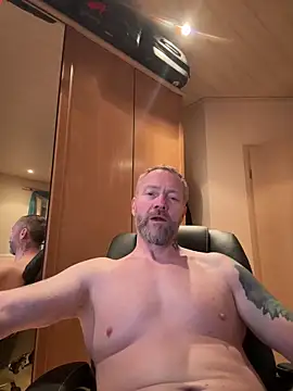 Snapshot of Rockburg chatting on 12.23.25 Rockburg online show from 12.23.25