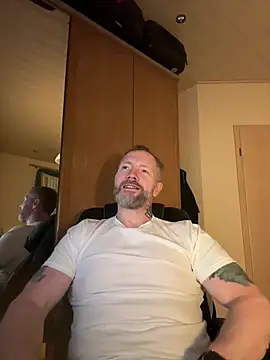 Snapshot of Rockburg chatting on 01.13.26 Rockburg online show from 01.13.26