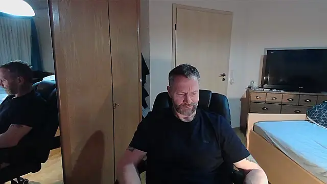 Snapshot of Rockburg chatting on 01.16.26 Rockburg online show from 01.16.26