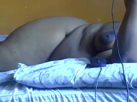 Snapshot of Beautymama chatting on 02.20.25 Beautymama online show from 02.20.25