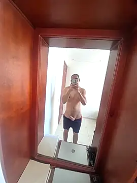 Snapshot of Juan2323hot chatting on 09.17.25 Juan2323hot online show from 09.17.25