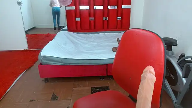 Snapshot of krystal_thomson chatting on 09.25.25 krystal thomson online show from 09.25.25