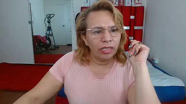 Snapshot of krystal_thomson chatting on 11.07.25 krystal thomson online show from 11.07.25