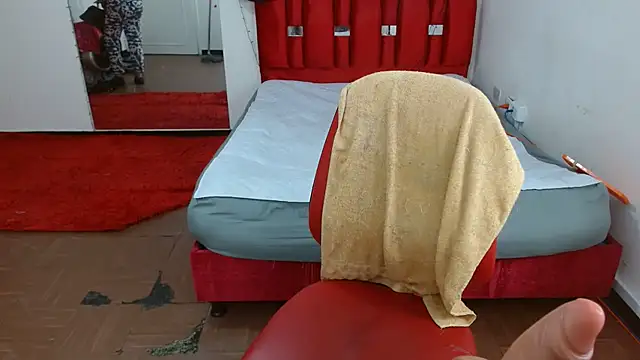 Snapshot of krystal_thomson chatting on 11.19.25 krystal thomson online show from 11.19.25