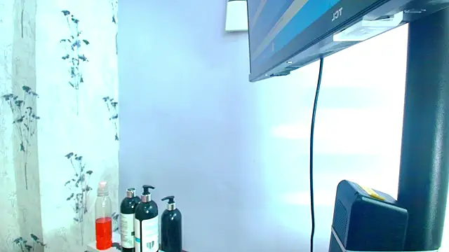 Mia candy 0 online show from 03.11.25