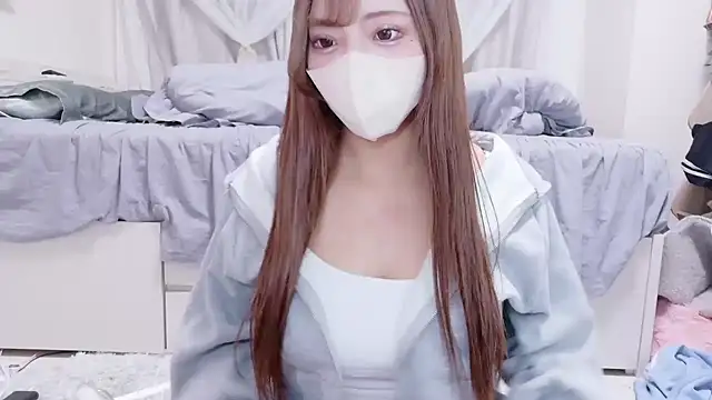 Snapshot of _chanMOMO_ chatting on 11.21.25 chanMOMO online show from 11.21.25