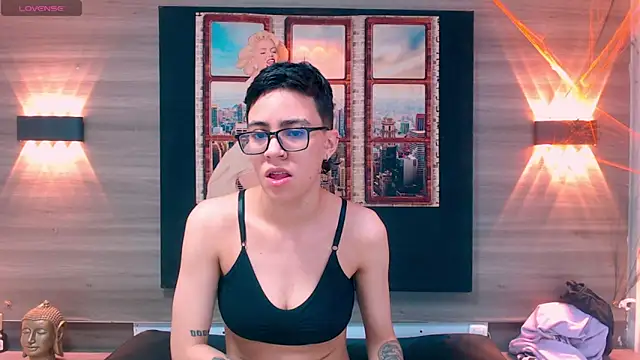 Cutie Shy  online show from 10.18.25