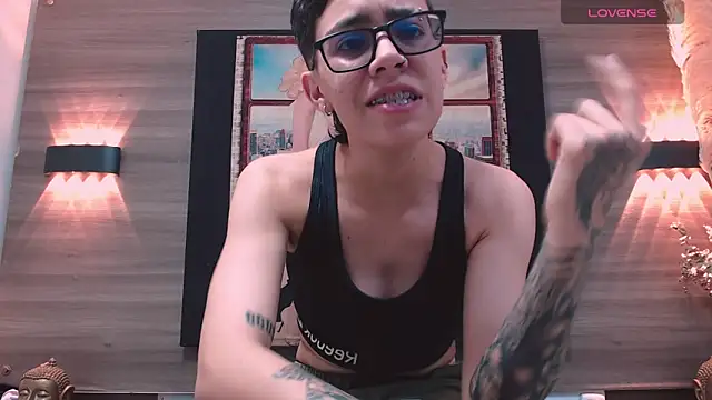 Cutie Shy  online show from 11.18.25