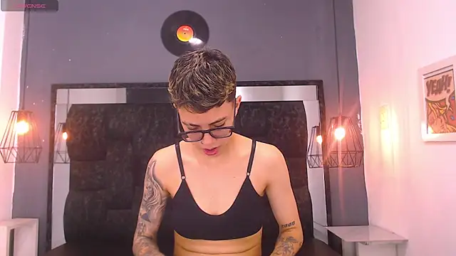 Cutie Shy  online show from 02.21.26