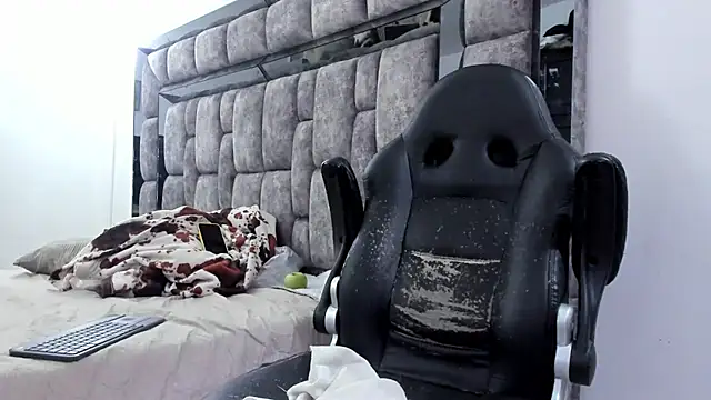 Snapshot of MalconStonne chatting on 02.04.26 MalconStonne online show from 02.04.26