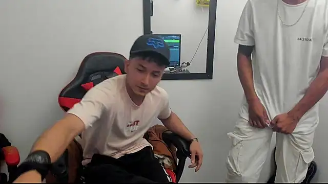 Snapshot of TommyGun_22 chatting on 02.04.25 TommyGun 22 online show from 02.04.25