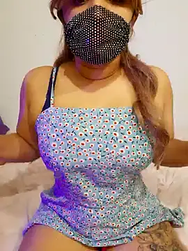 Snapshot of Wild_wifey chatting on 12.05.24 Wild wifey online show from 12.05.24