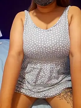 Snapshot of Wild_wifey chatting on 09.18.25 Wild wifey online show from 09.18.25