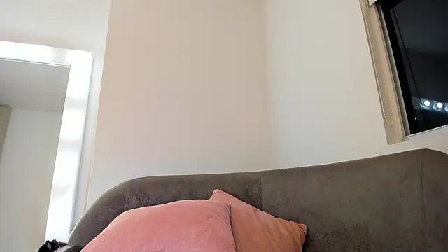 Snapshot of GabyFerrerr chatting on 11.15.25 GabyFerrerr online show from 11.15.25