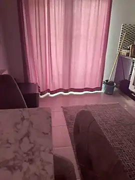 Snapshot of Soinanai chatting on 11.30.25 Soinanai online show from 11.30.25